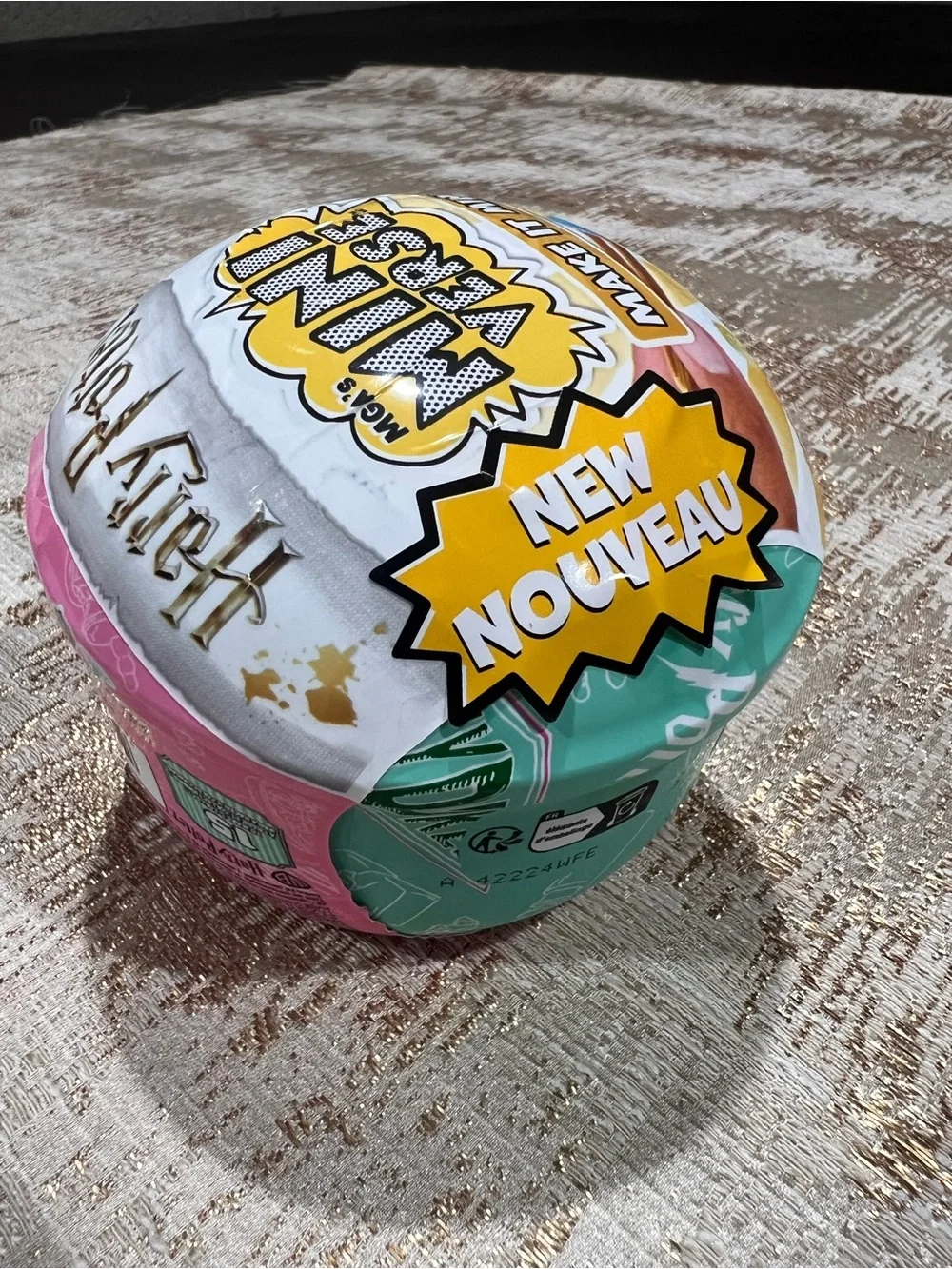 Harry Potter MGA's Mini Verse Collectible Ball - White, Pink, Yellow